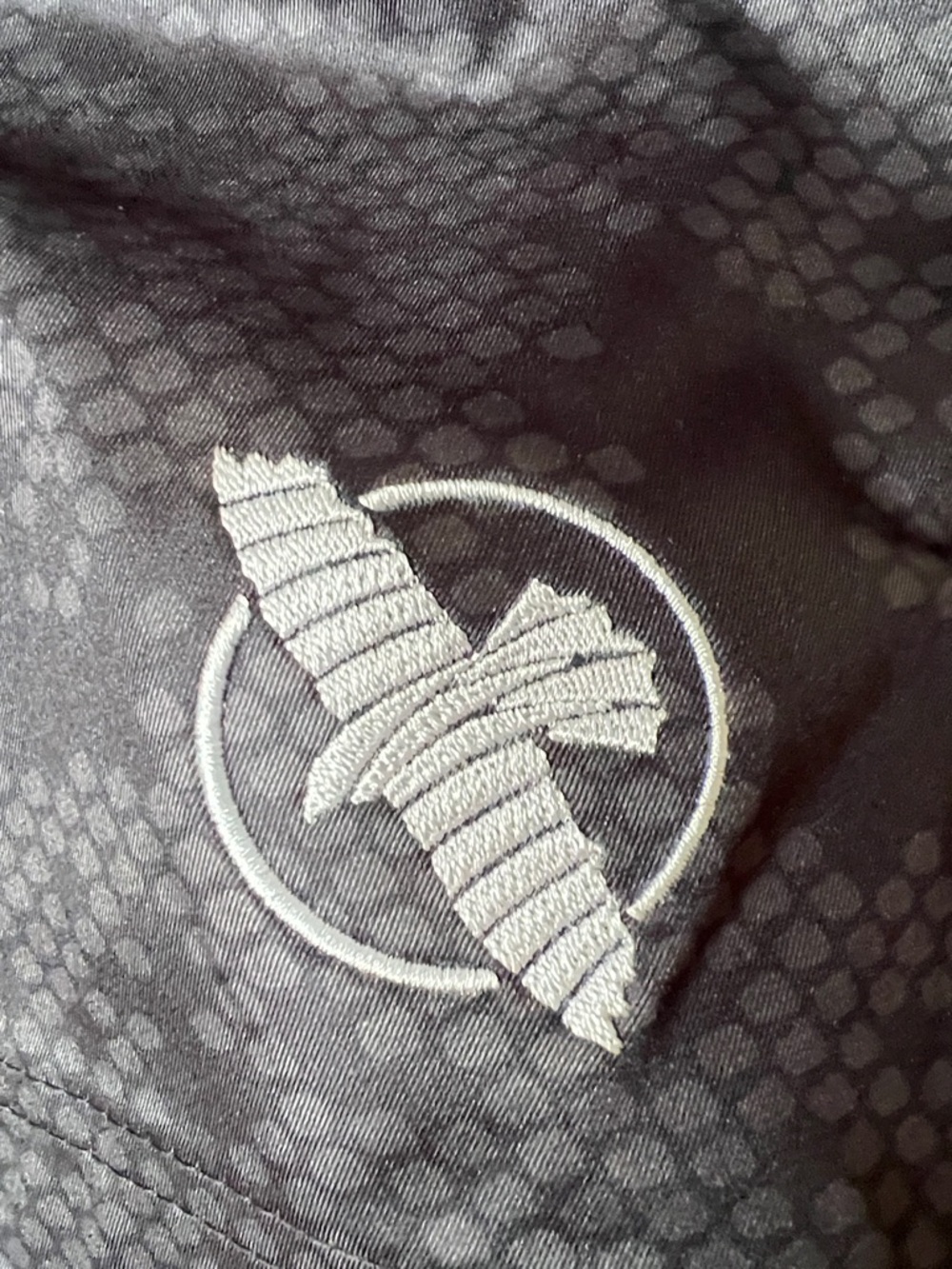 Hayabusa Hexagon Mid-Thigh Hybrid Fight Short black virtually indestructible M - Picture 4 of 16